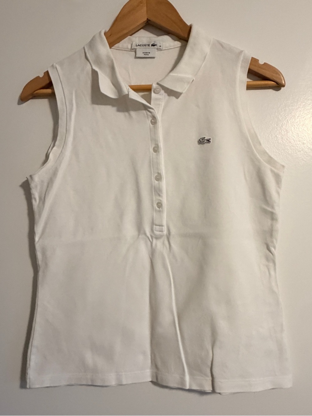 Lacoste Women’s  Sleeveless Polo Top with Embroidered Croc Size: 38